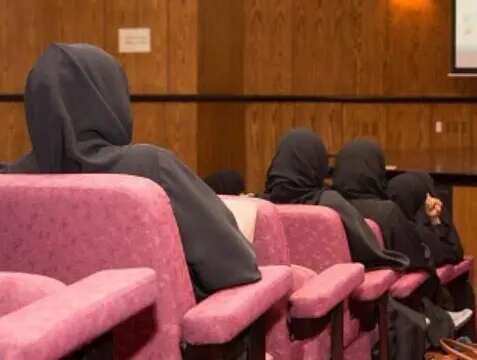 آل سليس : الكاميرا متحدثٌ صادق في نقل الرسائل الإنسانية