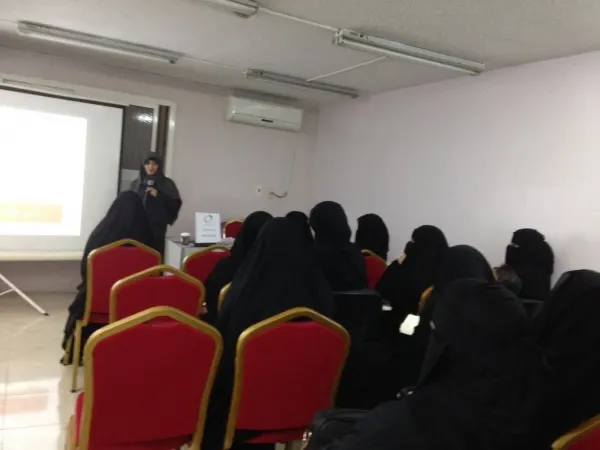 المحروس تؤكد على تعليم الأطفال المهارات السلوكية بالقدوة