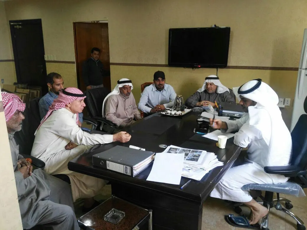احتياجات مقابر القطيف على طاولة النقاش بين المتطوعين والبلدية