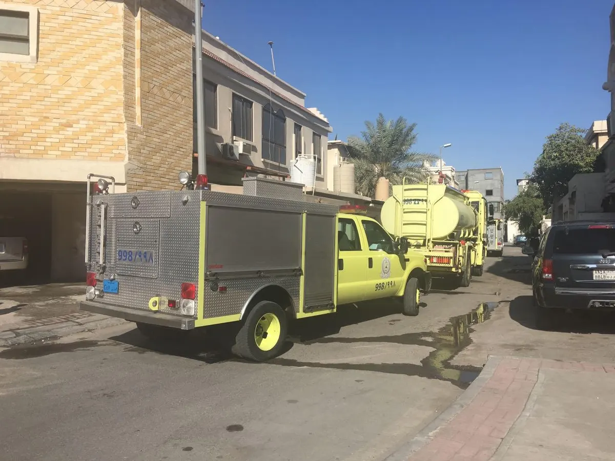 احتجاز سيدتين في حريق منزل بالعوامية