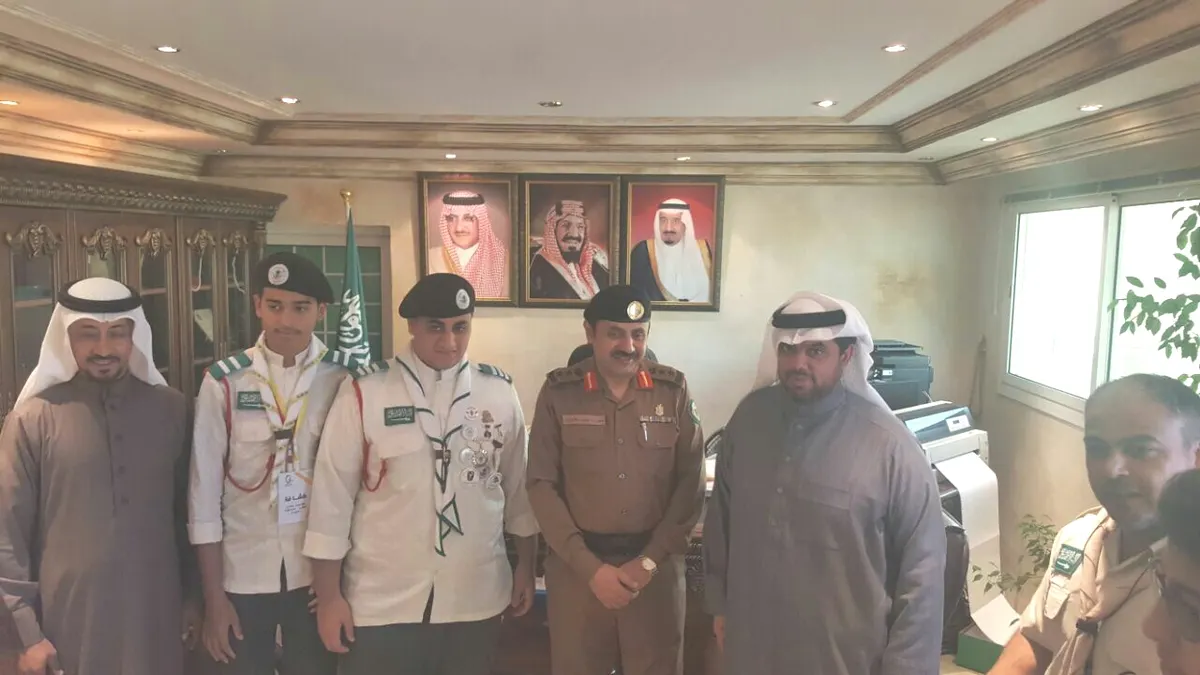 30 طالباً كشفيا يتعرفون على إرشادات السلامة المرورية بالقطيف