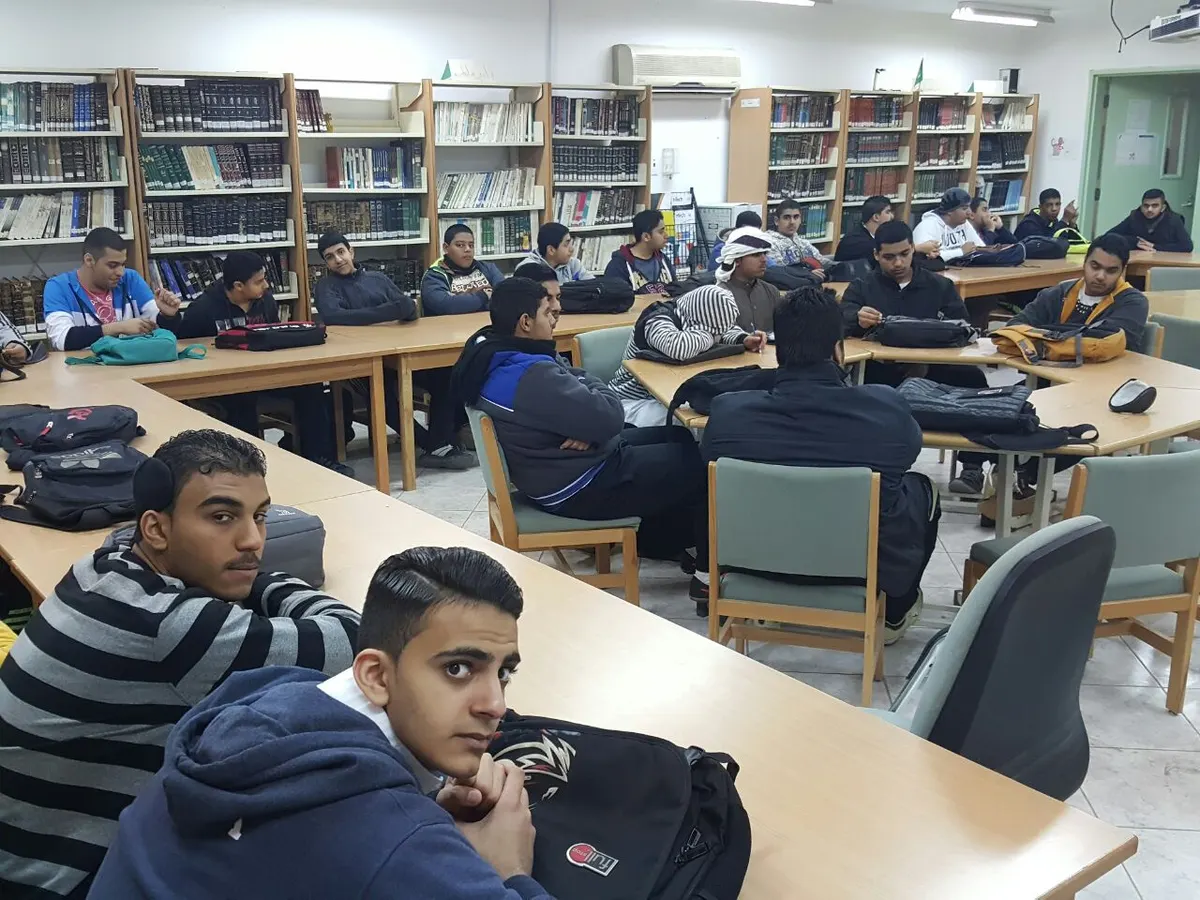 الحمدان يرسم خطط المستقبل لطلاب ثانوية صفوى