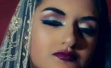 إبداع جمالي لفن المكياج على يد الآرتست «اتزان الليرات»