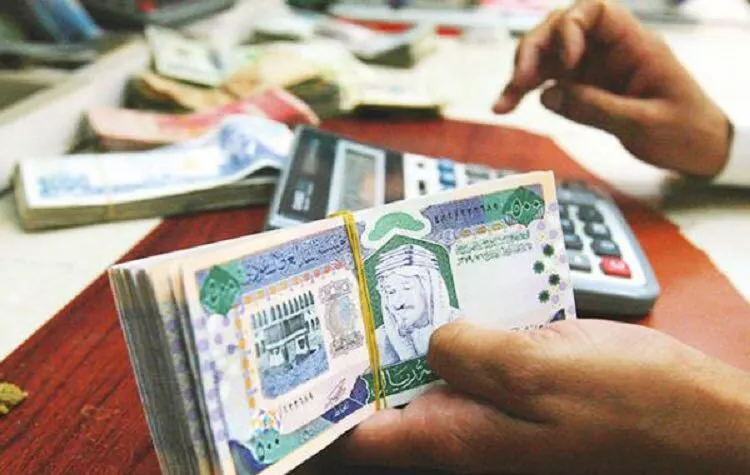 خيرية القطيف تسلم الدفعة الثانية من المساعدات لـ 805 أسرة