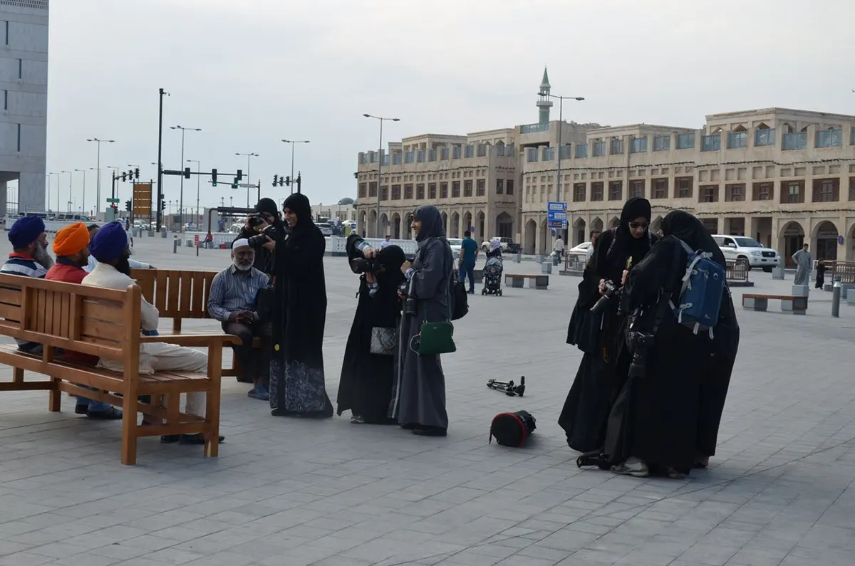 فوتوغرافيات "مصوري الخليج" يلتقطن معالم قطر
