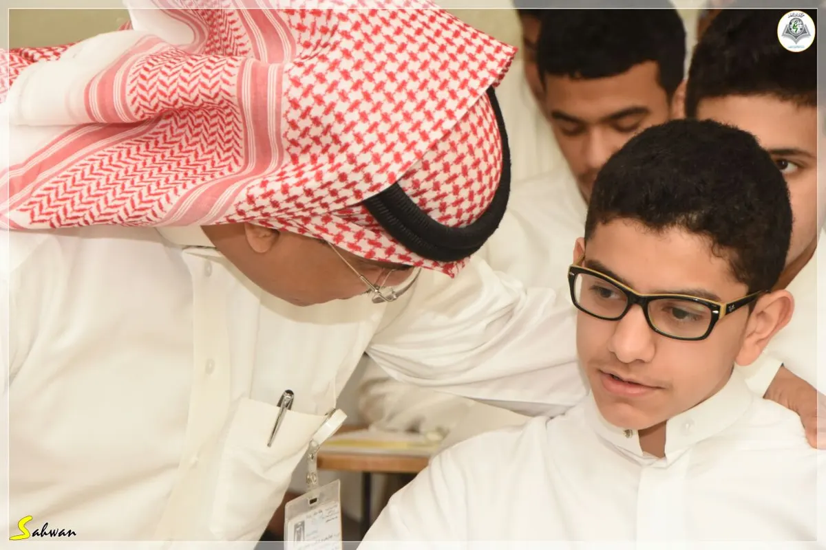 المديرس يزور ثانوية النجاح بالقطيف ويشيد بتميزها