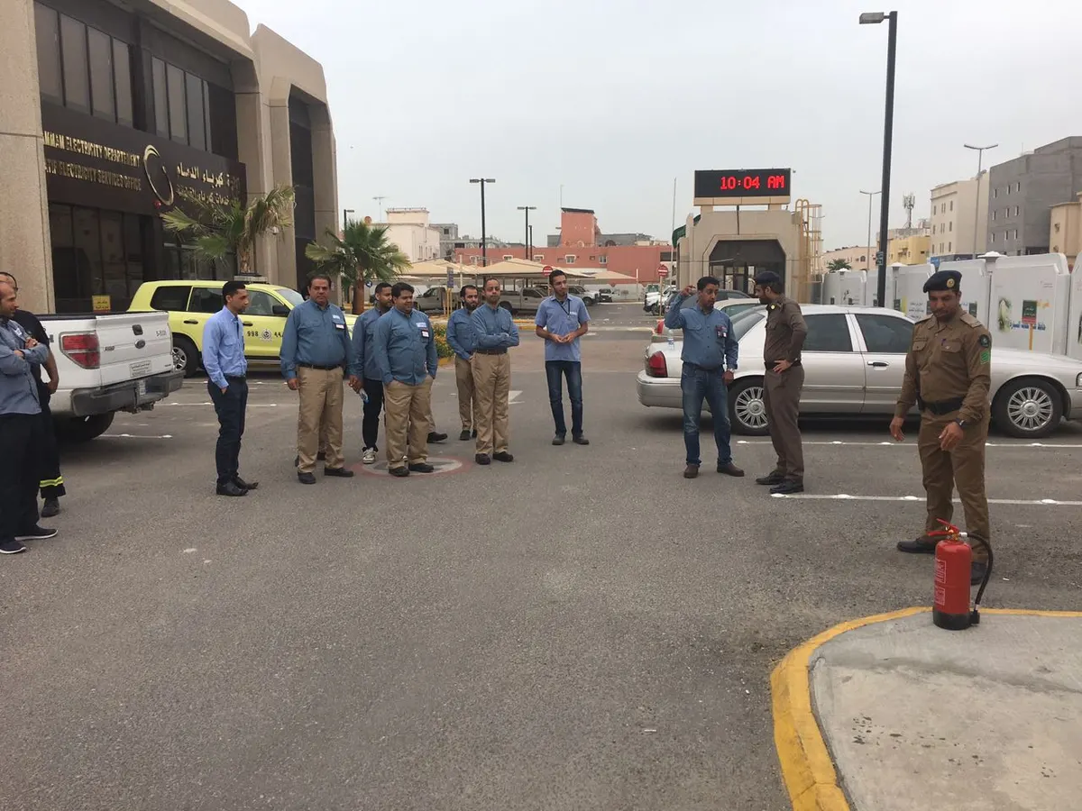 "مدني القطيف" يثقف منسوبي الكهرباء في المحافظة بوسائل الحماية ومنع الحرائق
