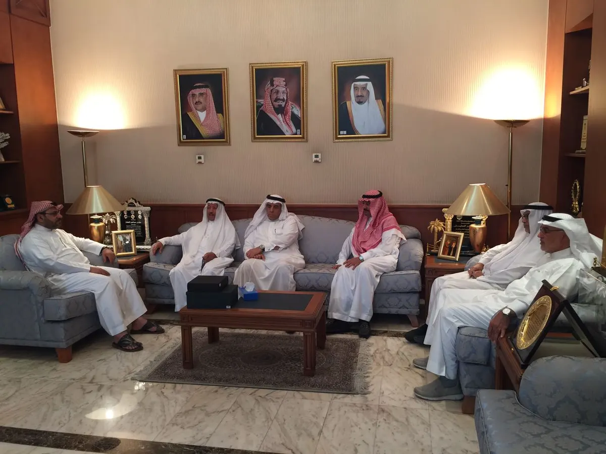 محافظ القطيف يشيد بـ «بر الوالدين» وأهدافها النبيلة