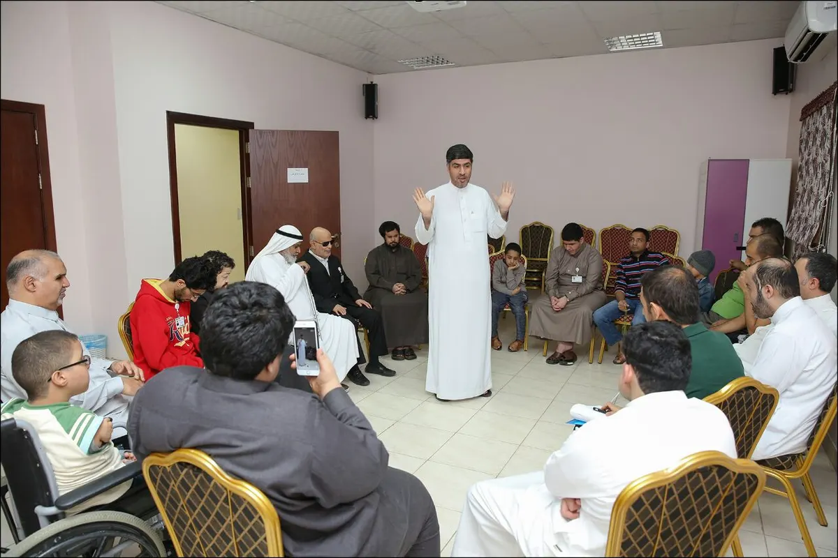 مكفوفو القطيف يتدربون على القراءة وفن الإلقاء