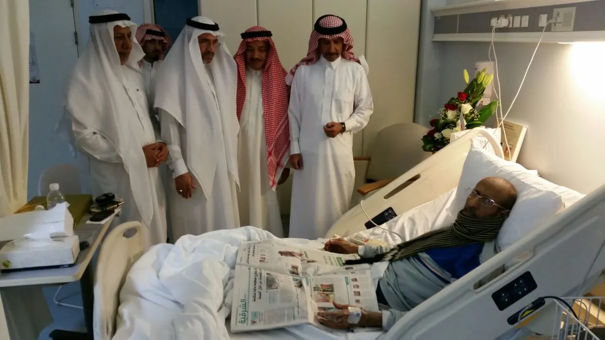 سيهات..عميد الصحفيين على السرير الأبيض