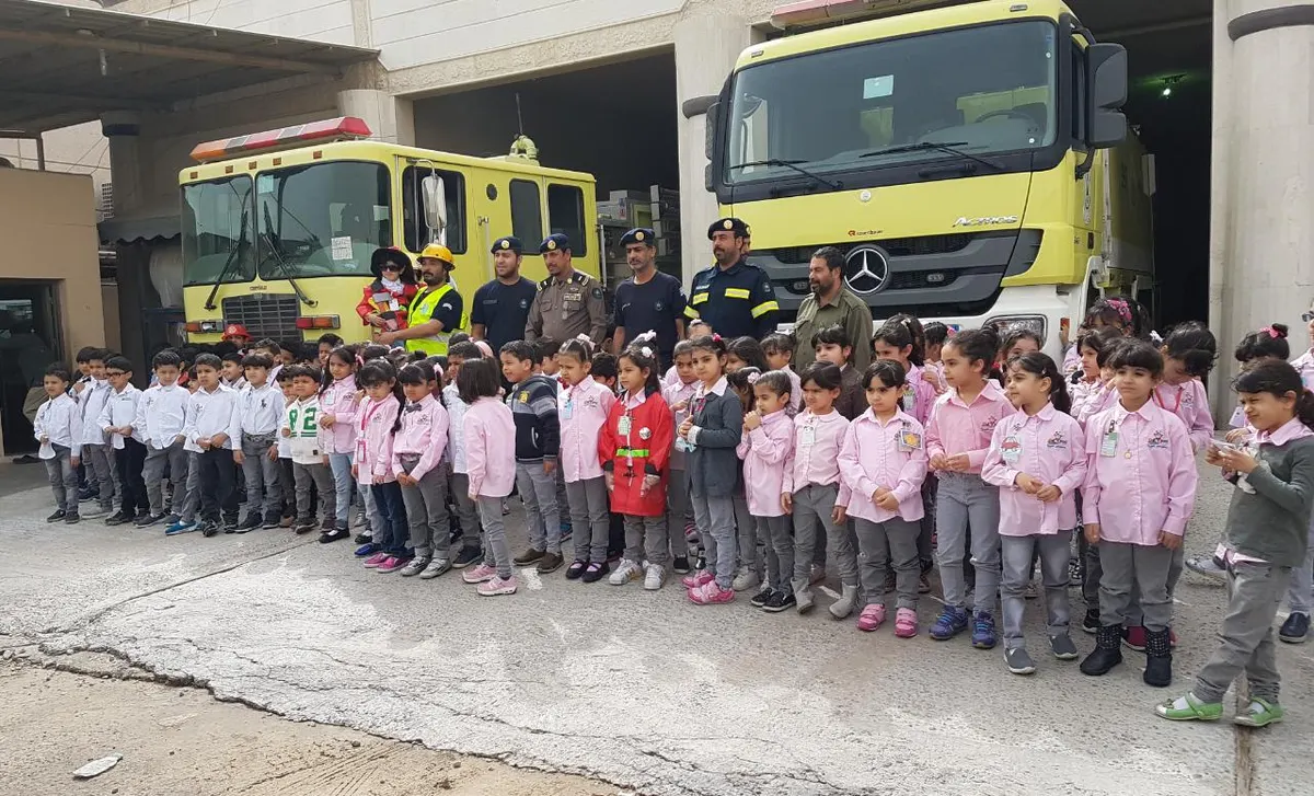 417 طفل يتعرفون على عمل الدفاع المدني