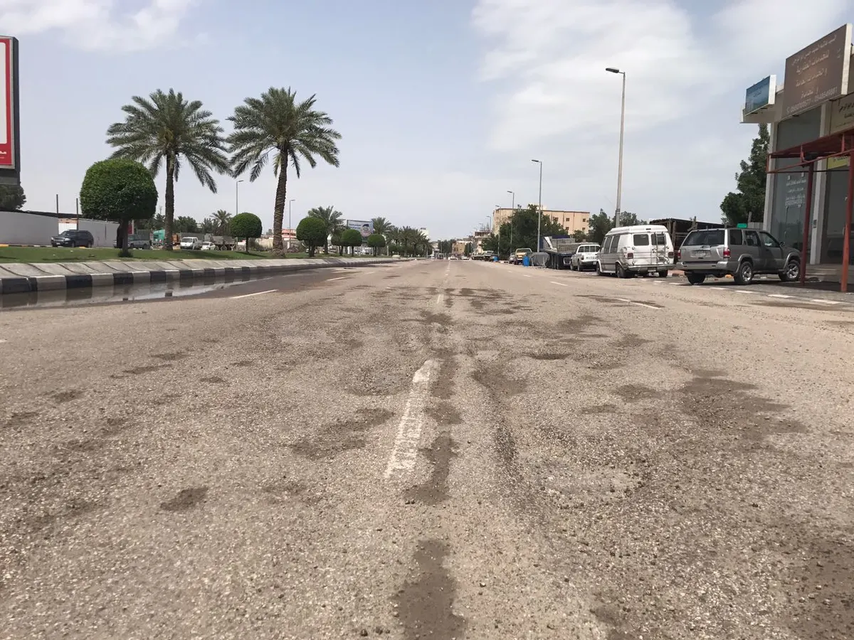 بعد الانتهاء من صيانتها بالملايين.. طرق حديثة تتدهور بالقطيف