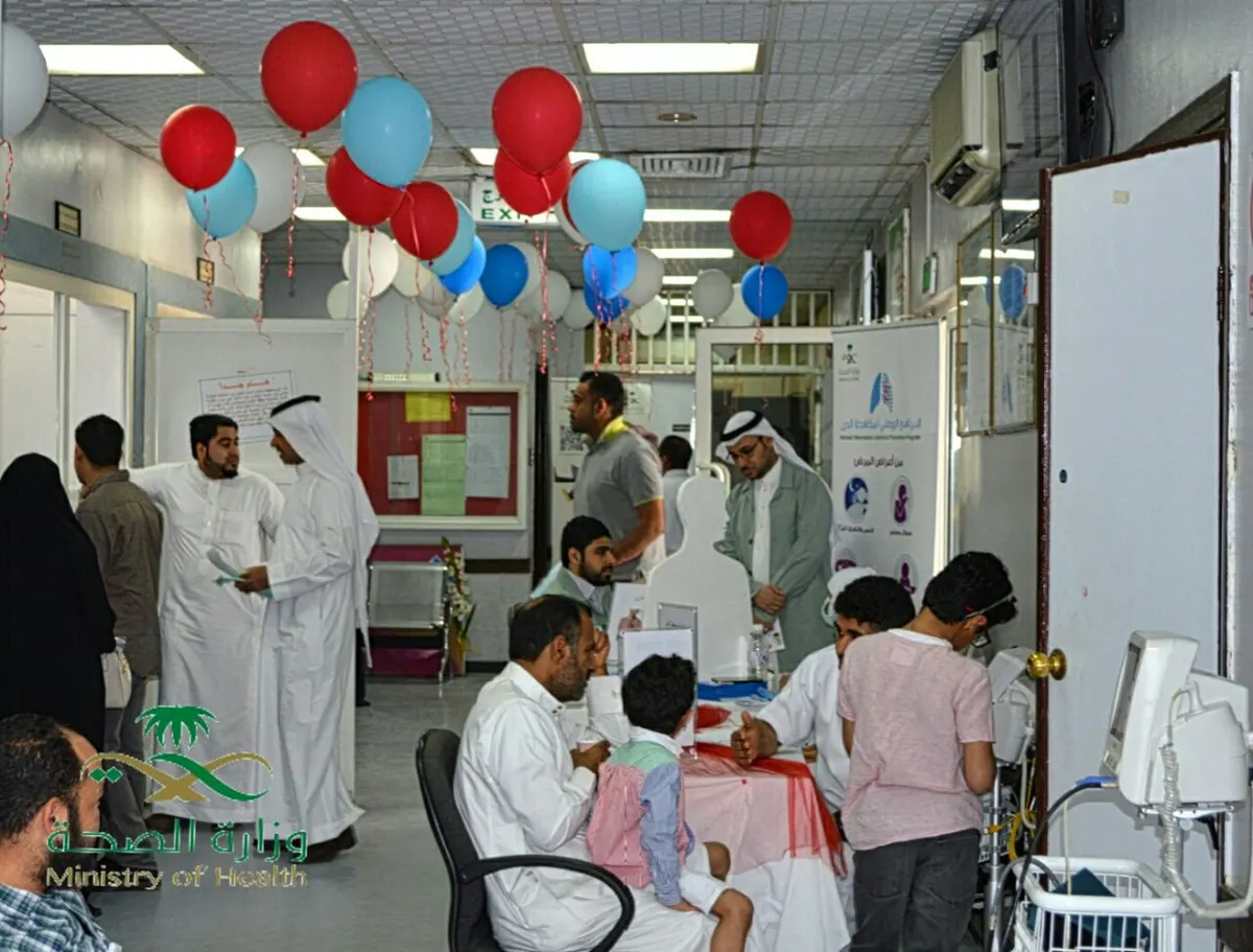 بالصور حملة صحية توعوية في مستشفى عنك العام