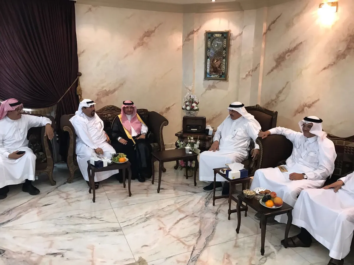 محافظ القطيف المكلف يطمئن على صحة العيد