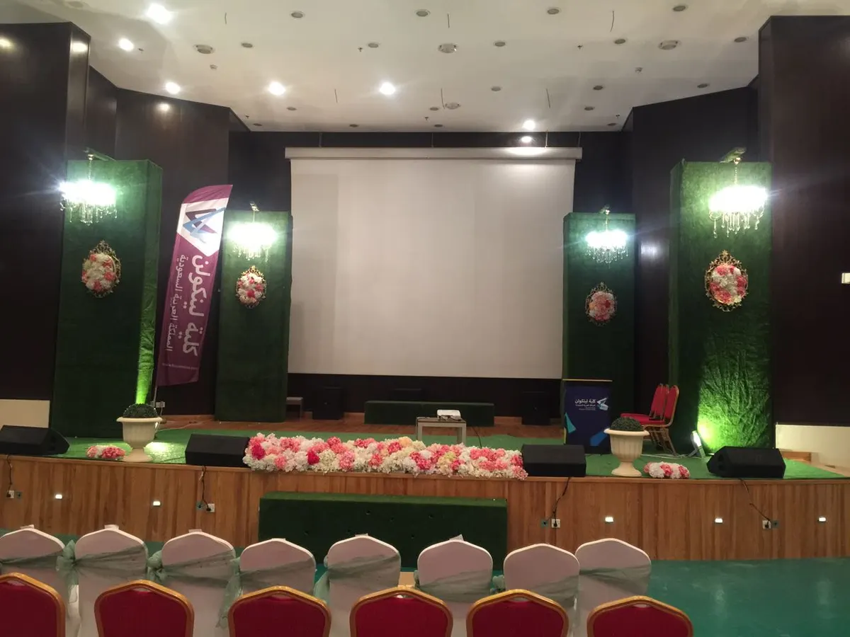 "يوم العباءة" يعرف منسوبات لينكون بثقافة لبسها في القطيف