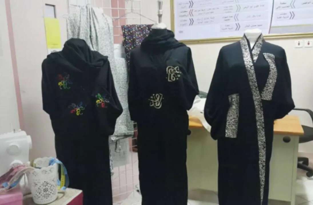 الجش..الحي المتعلم يخرج ٢٧ متدربة على مهارات الخياطة