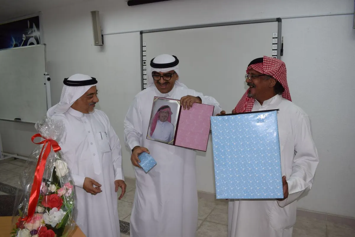 ثانوية الجش تحتفي بتقاعد حارسها