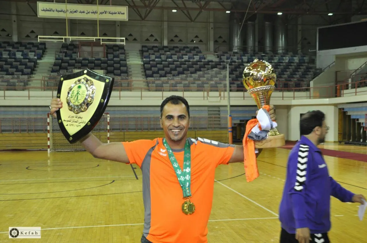القديح..مضر يعيد أبو الرحي لتدريب الفئات السنية في كرة اليد