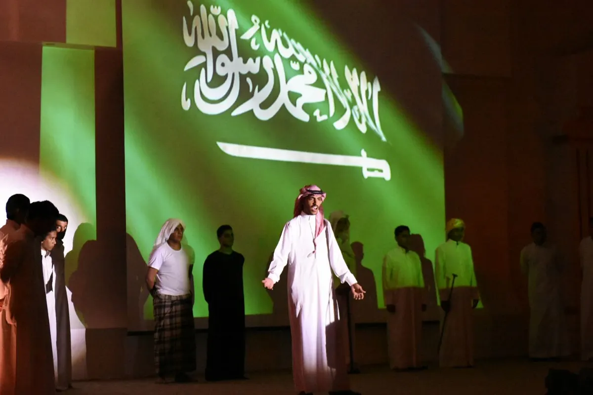 مدير مكتب تعليم القطيف يرعى حفل تخريج 150 طالب بثانوية الخطيب البغدادي
