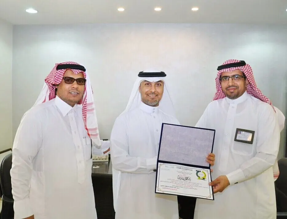 تعليم القطيف يكرم «القطيف اليوم» الشريك الإعلامي