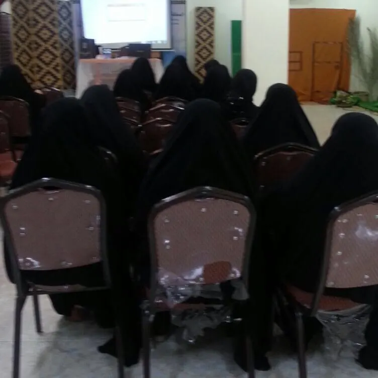 البحاري.. 30 سيدة يتعرفن على طرق العناية بكبار السن
