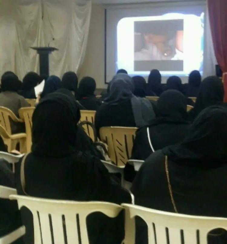 صفوى.. «خارج الدائرة» يستقطب 100 سيدة