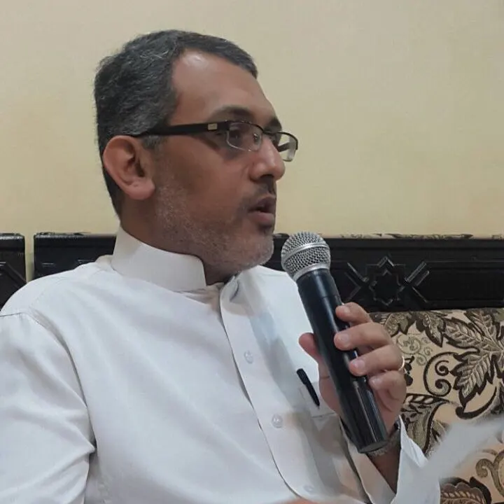 الشيخ يحلل أثر المطالعة والبيئة على إصدارات الفضلي العلمية