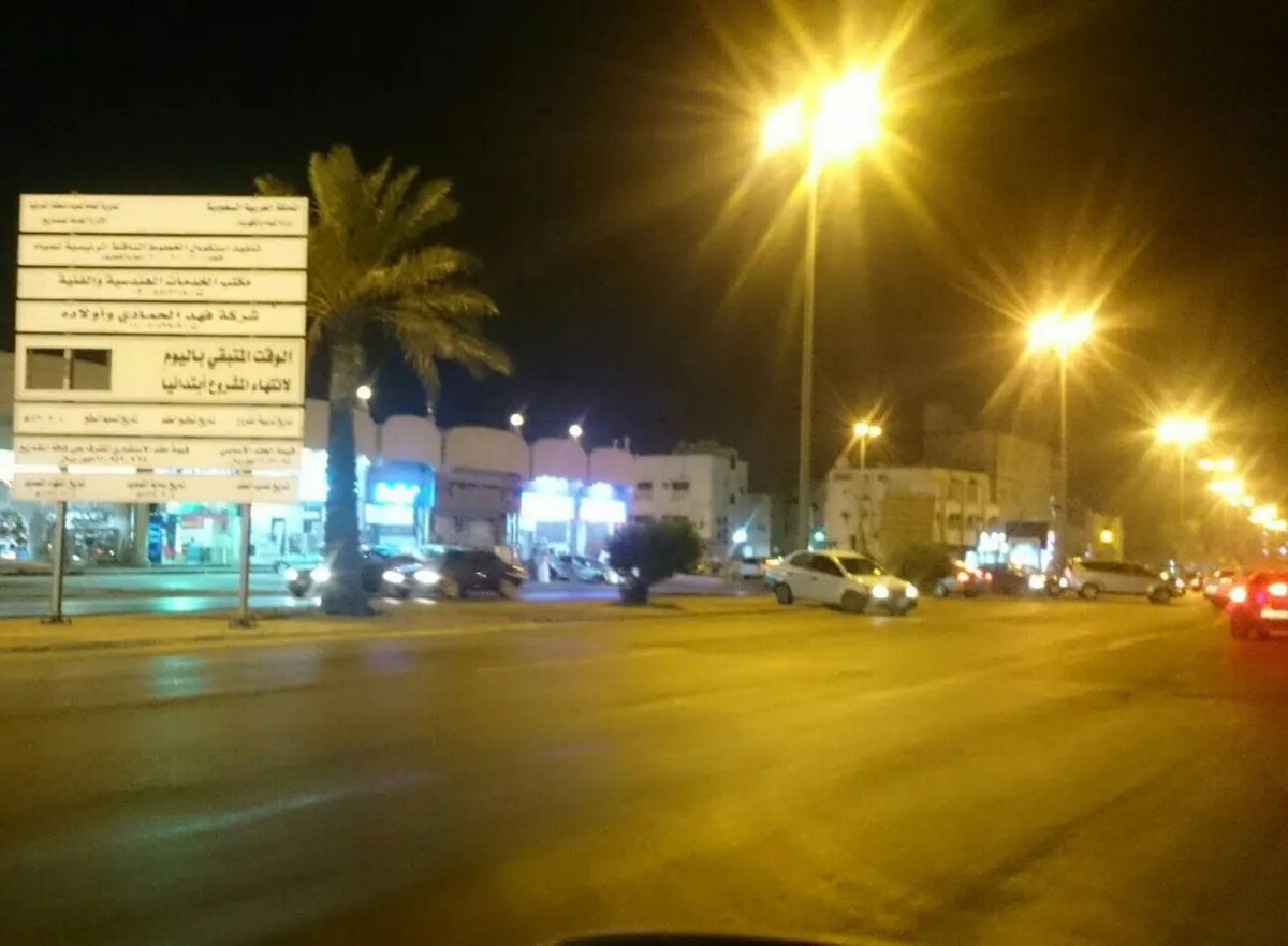 متهورون يهددون سلامة سالكي طريق أحد بالقطيف