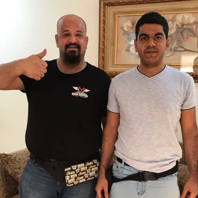 الخليفة والعيثان يجوبان أربع قارات بدراجات نارية!!