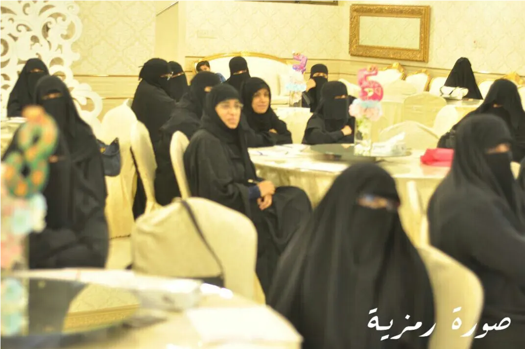 الخويلدية.. الجراميز تقدم دورة "الفوتوشوب للمبتدئات" مجانًا