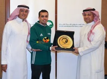 الاتحاد السعودي يكرّم الحكم الدولي «العبكري»