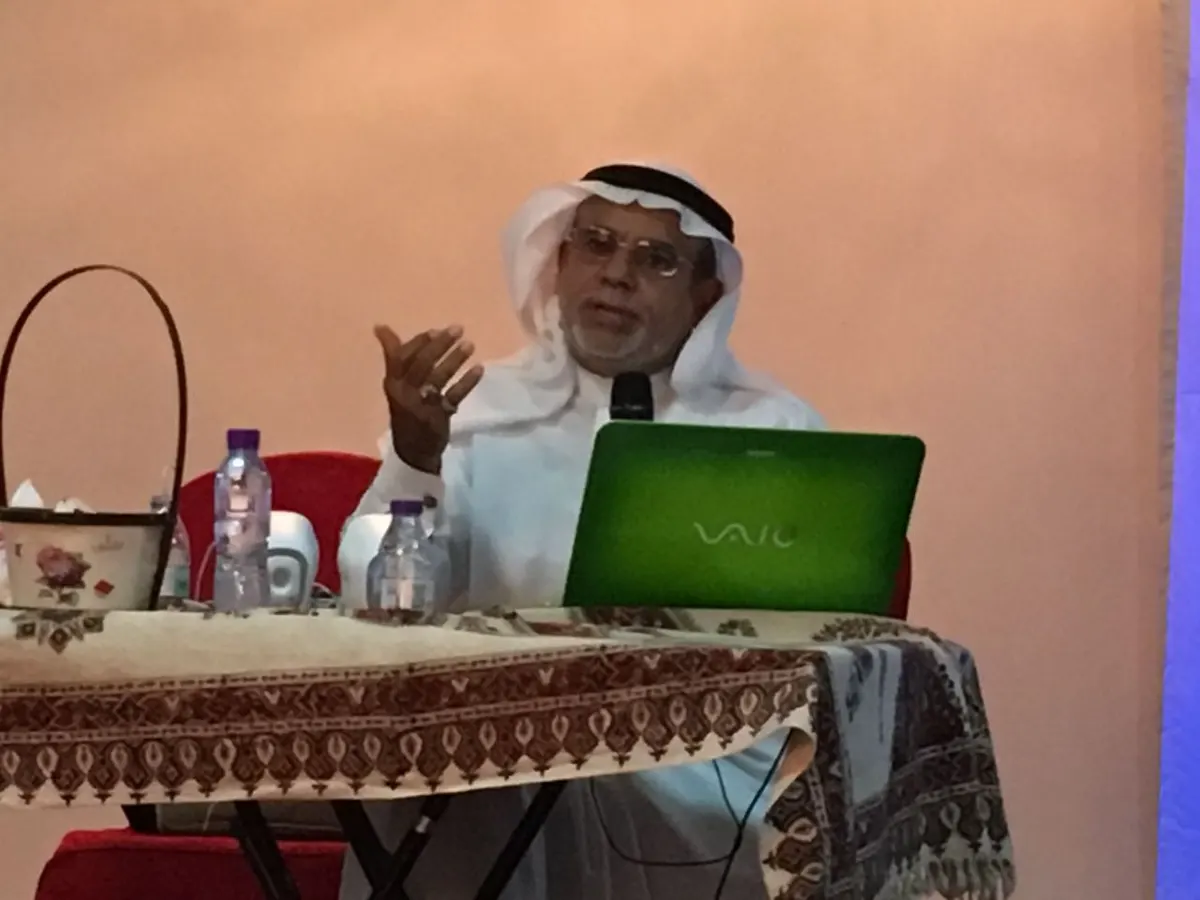 تاروت..الطاهر يحذر من خطر الأجهزة الإلكترونية على طفل الثلاث سنوات