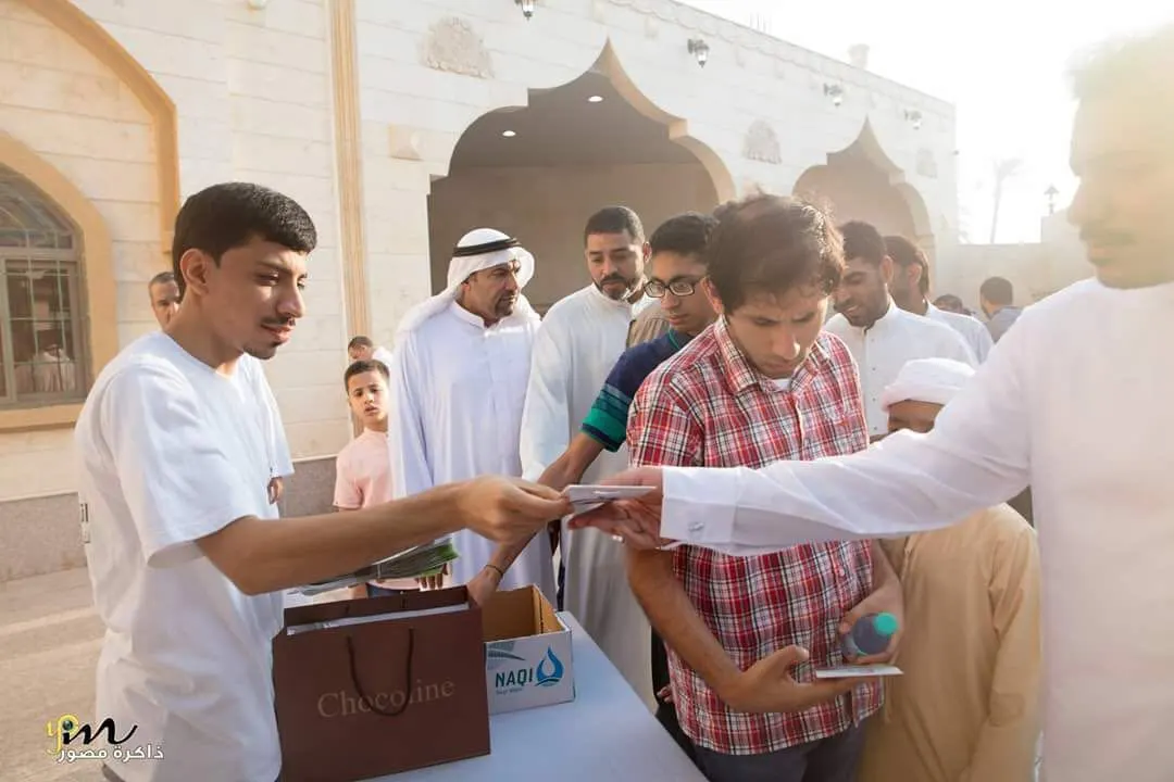 الجارودية.. ٤٥٠ ورقة معطرة تشارك المصلين فرحة العيد