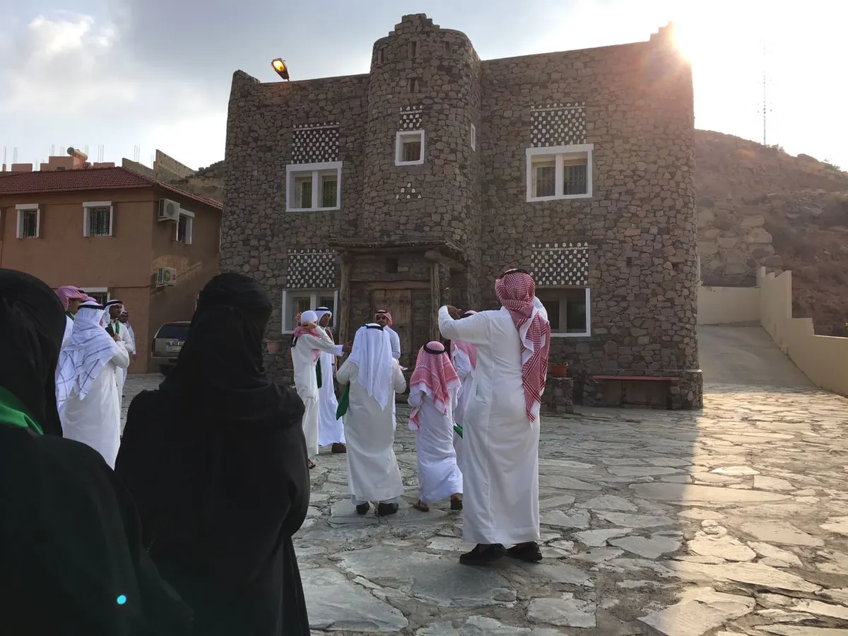 القطيف.. كافل اليتيم تختتم زيارتها لأبها