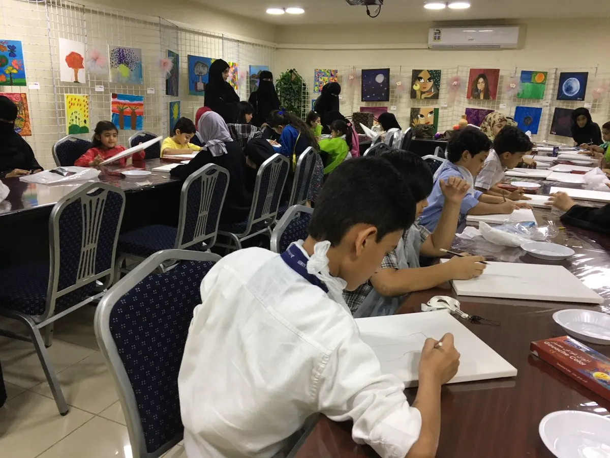 القطيف.."الطبيعة الصامتة" تنطق حس الجمال لـ 33 طفلاً