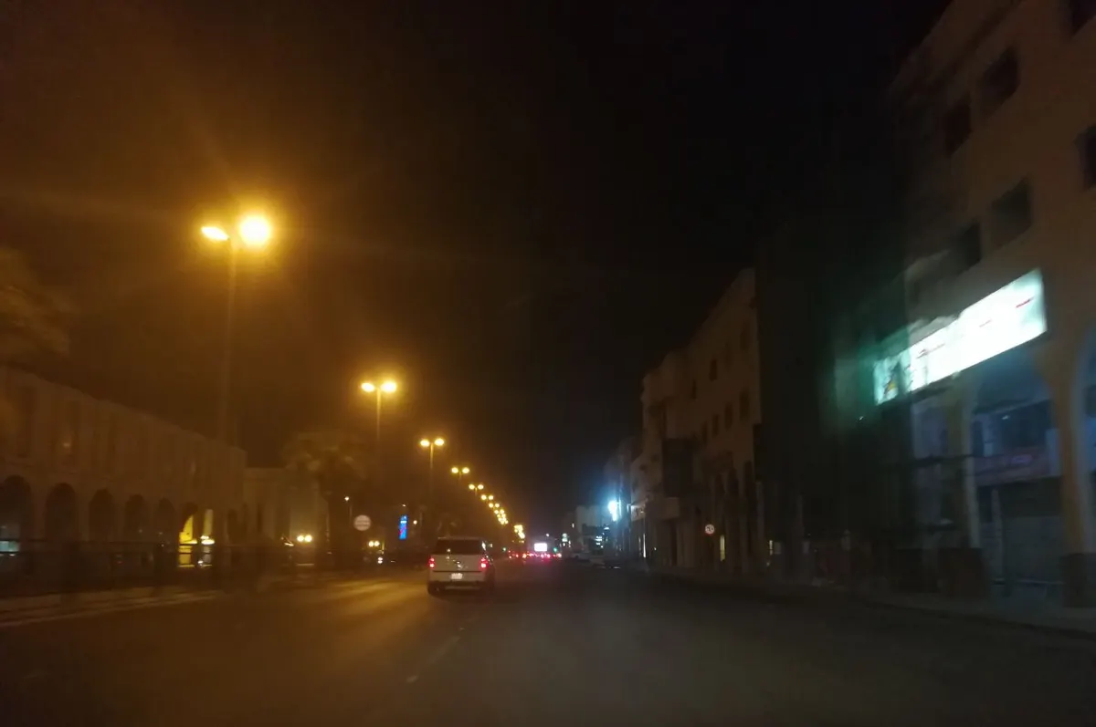 القطيف..المحلات التجارية تغلق أبوابها حداداً في عاشوراء