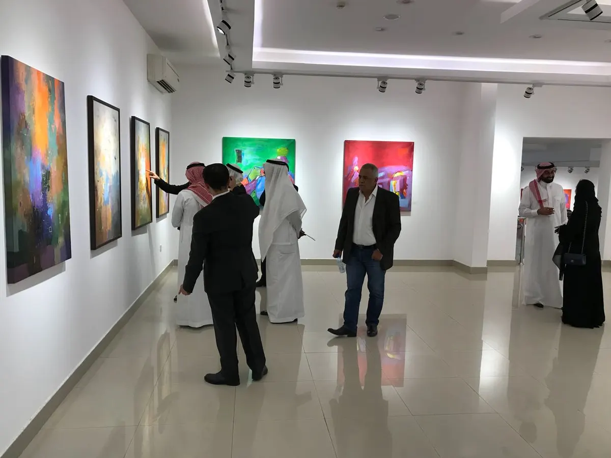 جدة.. 65 لوحة تجريدية لـ حبيل والعوامي في «سادن الليل»