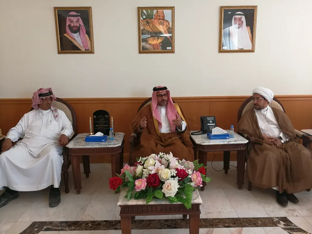 المحافظ لأهالي أم الحمام: القيادة لا تألو جهداً في تقديم الخدمات لراحة المواطنين