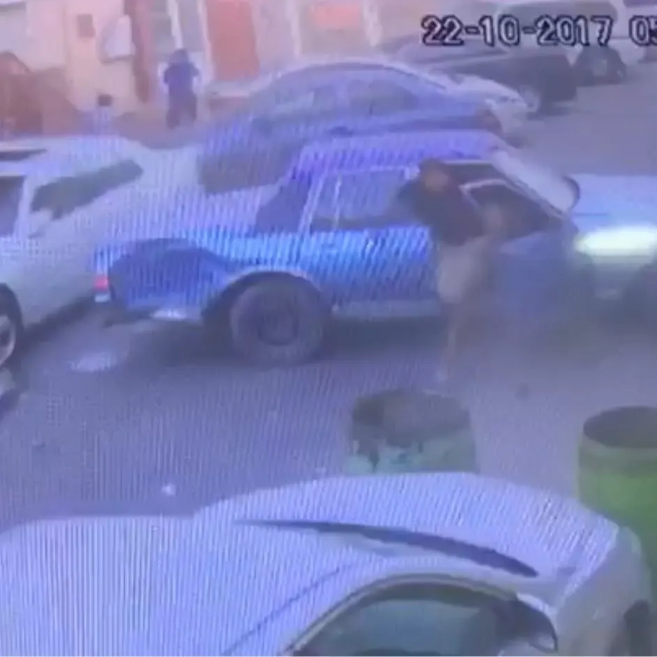 صفوى: القبض على ٣ مواطنين.. سرقوا مركبة وتسببوا في حادث وهربوا من دورية