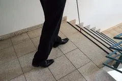 القطيف.. مهتمات يتعرفن على فن التوجه والحركة للمكفوفين
