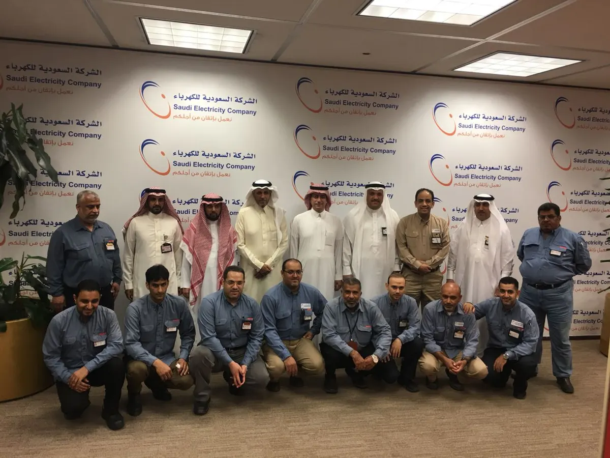كهرباء السعودية تكرم موظفيها المتميزين في إصلاح شبكة العوامية