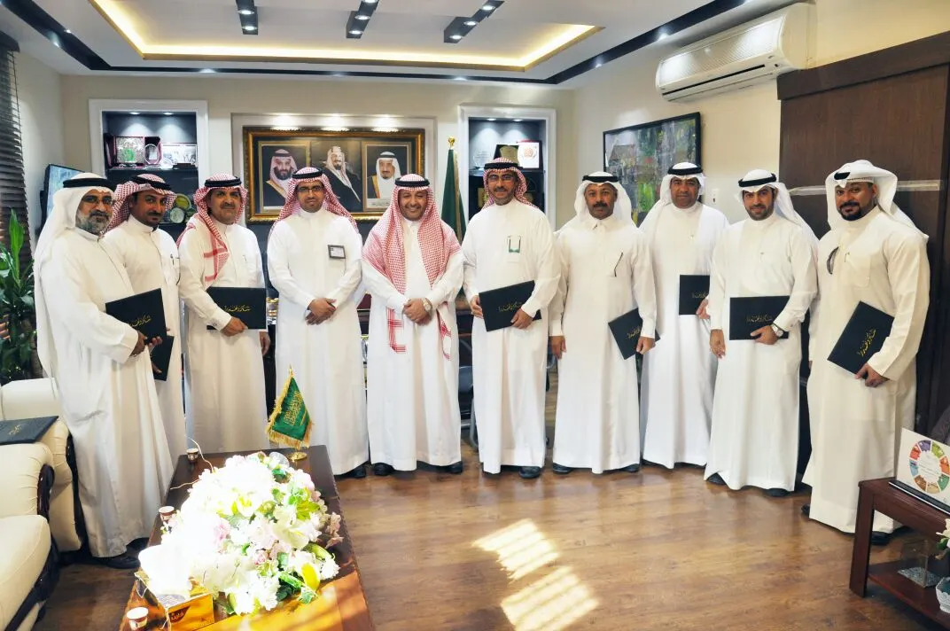 تعليم القطيف يكرم اللجنة المنظمة لحفل المدارس المعززة للصحة بالشرقية