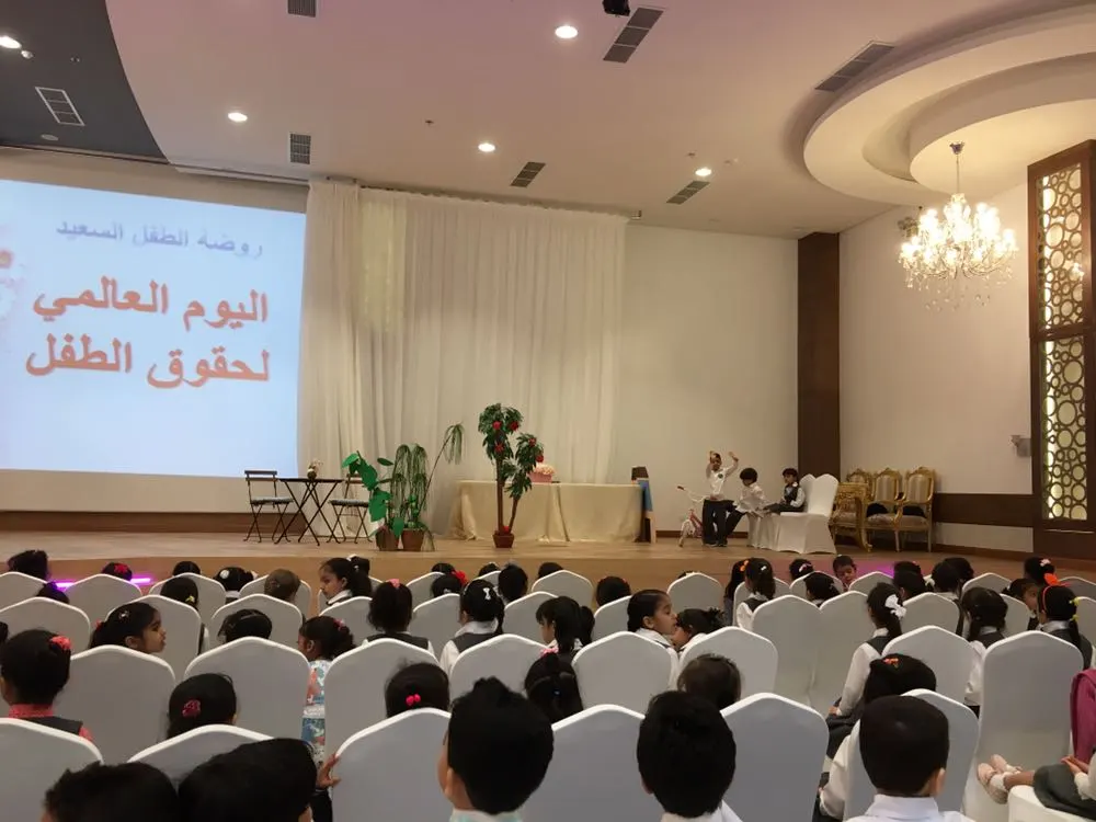 المعاتيق: إدمان الأطفال على الأجهزة الذكية يقودهم للعزلة