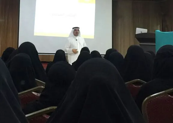 أم الحمام ... الحايك يشرح أضلاع مثلث الحب لـ110 متدربين