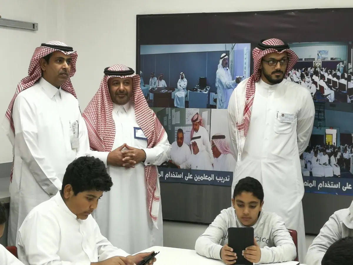 في صفوى.. فصول الكترونية بتقنية حديثة
