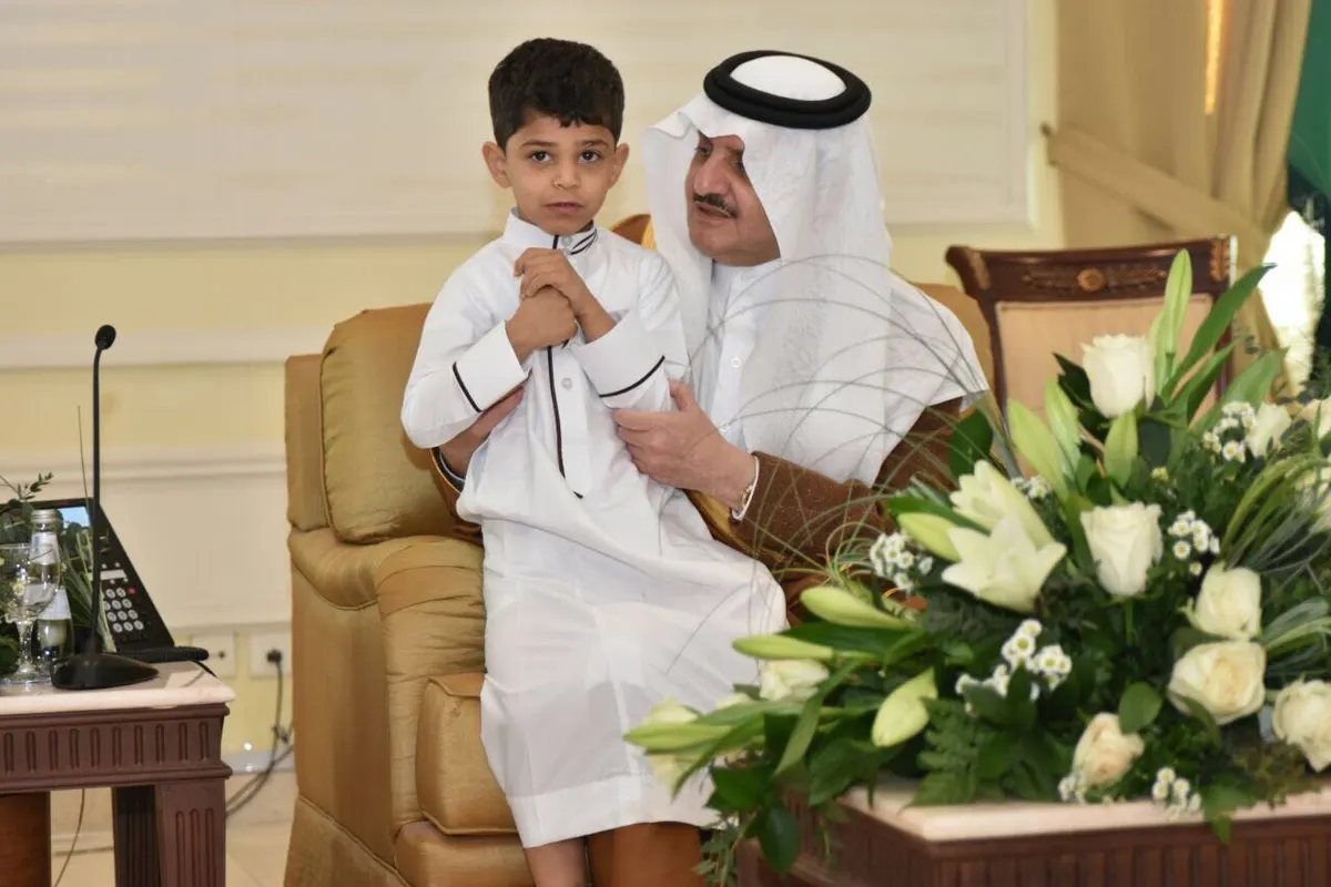 أمير الشرقية يصل القطيف ويعزي أسرة الجيراني.. تقرير مصور