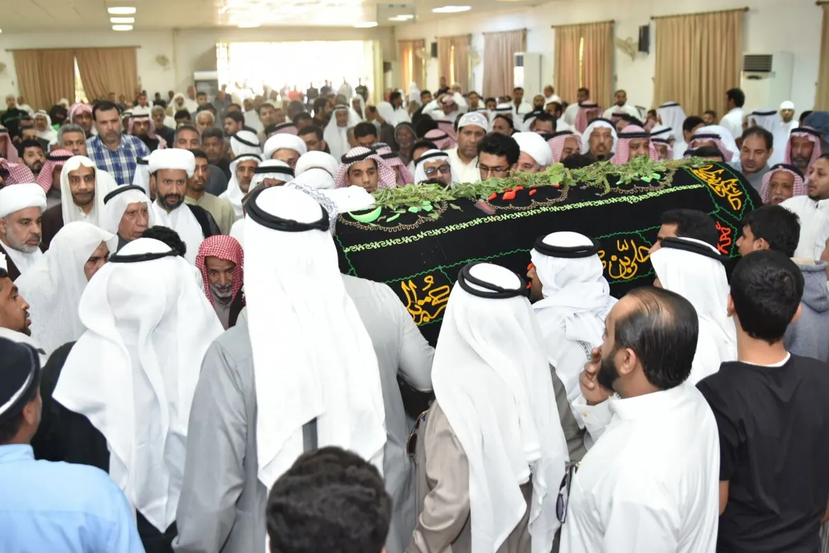بالصور.. رفاة القاضي الجيراني توارى الثرى في جزيرة تاروت