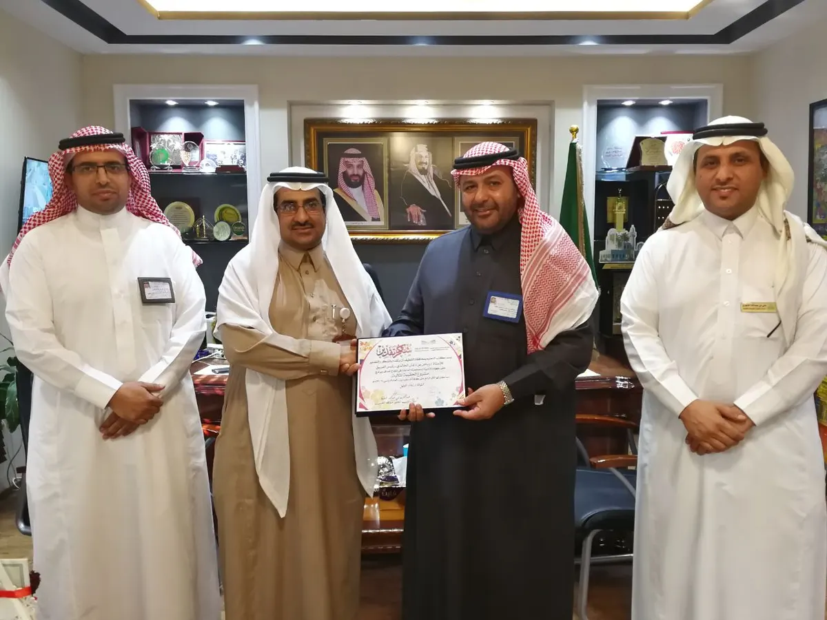 بالأسماء ..تكريم فريق «الحقيبة المثالية» بالقطيف