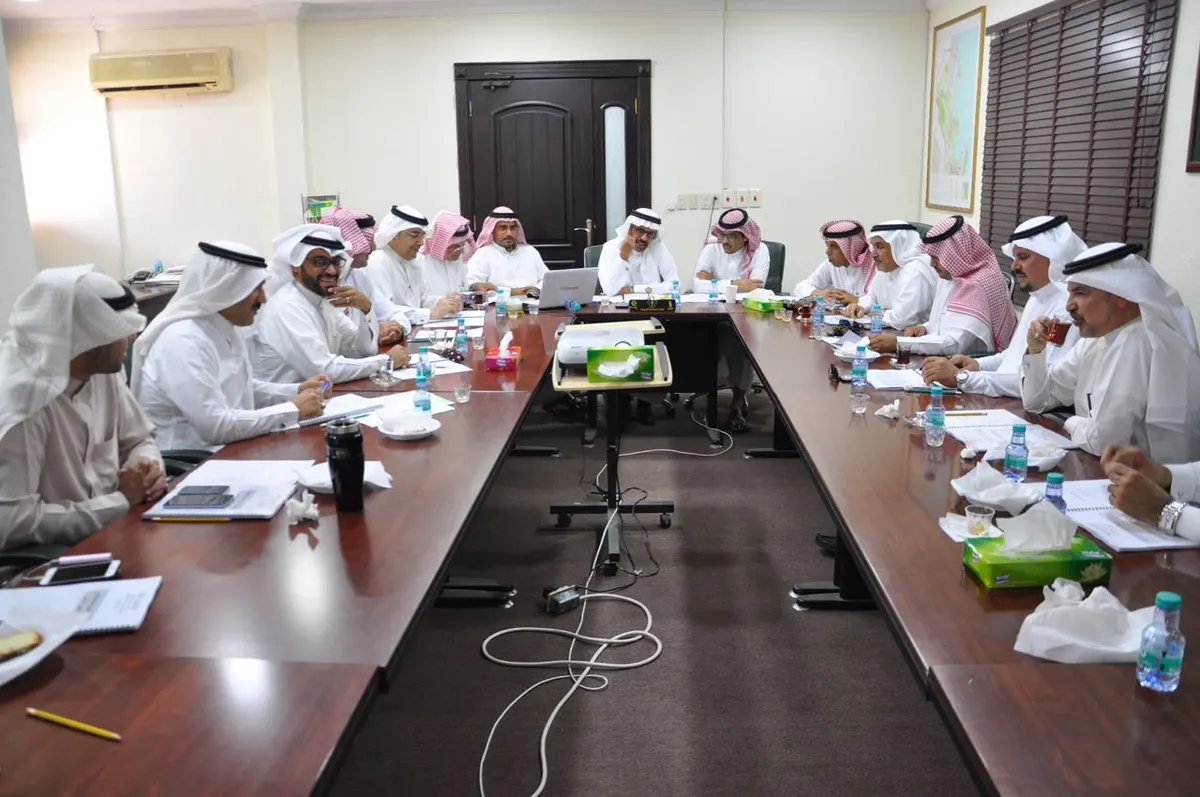 «دورات المياه» تشغل نقاش مجلس وبلدية القطيف.. ادفع قبل الدخول!