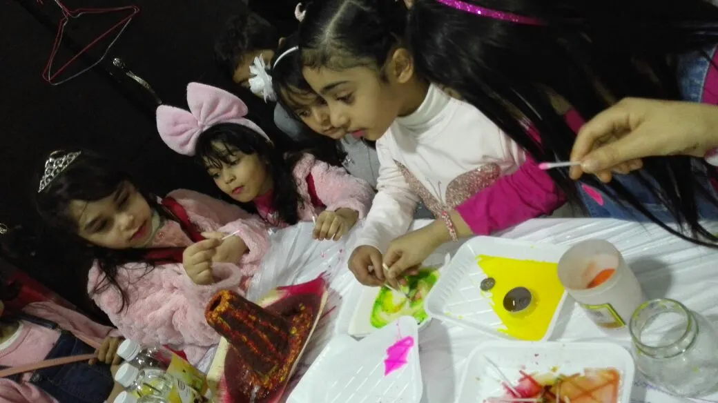 البحاري.. «نسائم الربيع» تضفي البهجة على 400 سيدة وطفل